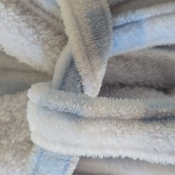 MAX & OLIVIA MINI BLUE AND WHITE TODDLER BOYS OR GIRLS HOODED ROBE SIZE 2T - Picture 4 of 10